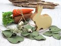 Hase Holz Dekofigur Gelb Grün Ostern Frühling Klein 1 Stück 3
