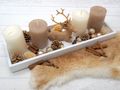 Adventsgesteck mit 4 Adventskerzen Hirsch Kugeln Zapfen Kunstschnee Zimtstangen Creme Nougat 2