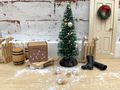 Mini Geschenkpakete mit LED-Lichterkette & weißen Mini-Christbaumkugeln – Weihnachtsbaum-Schmuck & Wichtelzubehör 3