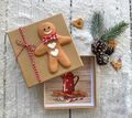 Geldgeschenk Verpackung Weihnachten Lebkuchenmann Rot Natur Geschenk Gutschein 14cm 3