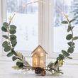 Dekoring mit Holzhaus 30 cm - Kranz mit 20 LED beleuchtet - Weihnachten Winter  5