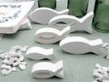 Kommunion Konfirmation Deko SET mit Vasen in Salbei Grün Servietten und 6 Holzfischen in Weiß 3