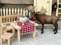 Miniatur-Torte auf Tortenplatte – als Wichtel- und Puppenhaus-Zubehör oder für kreative Bastelprojekte 2