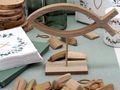 Aufsteller aus Holz in Form eines Fisches als Tischdekoration für die Kommunion, Konfirmation oder Taufe 2