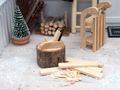 Mini Baumstamm mit Miniatur Holzhobel – Wichtel Zubehör Deko-Set aus Holz 5