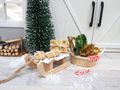 Wichtel Tannenbaum Kunstschnee Körbchen mit Baumschmuck Miniaturen Puppenhaus 4