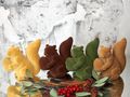 Eichhörnchen Braun Grün Herbst Tischdeko Weihnachten Hängedeko 16 cm Deko 2