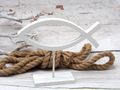 Tischdeko für alle christlichen Feste - Aufsteller in Form eines christlichen Fisches aus Holz 2