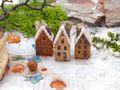 Bunt Keramik Deko Haus Klein Keramikhänger Hänger Baumschmuck Weihnachten Geschenkhänger 3 x 2 x 7cm 2