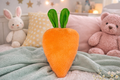 Kinderzimmer Accessoire in Orange und Grün– das Deko Karotten-Kissen  4