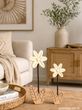Deko Aufsteller Blume aus Mangoholz – cremefarbener Holzblumenständer in 2 Größen 2