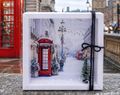 Winter Reise London Geldgeschenk Verpackung mit Tannenbaum, Kunstschnee, roter Telefonzelle und Doppeldecker 2