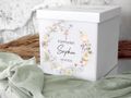 Personalisierte Briefbox Kommunion, Taufe & Konfirmation – Geschenkbox mit Blumenkranz, Kreuz & Licht 20×20×20 cm 2