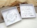 Geldgeschenk-Verpackung Kommunion, Konfirmation & Taufe – personalisierte Box mit Blumenkranz & Kreuz, Spruch 4
