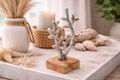 Maritime Figur Koralle in Silber – Aluminium mit Mangoholz Standfuß für Tischdeko, Unterwasserwelt Deko, Ferienwohnungen, Restaurants & Hotel 3