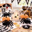 6-teiliges Halloween & Piraten Deko-Set mit 3 schwarzen beflockten Spinnen & 3 Kürbissen 3