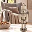 Nussknacker aus Glas in Grau – Weihnachtsfigur im modernen Design, 26 cm  3