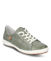 Miętowy sneaker ze sznurowaniem ze skóry który zachwyca gładką powierzchnią i dekoracyjnymi perforacjami. But ma białą gumową podeszwę i dyskretne logo po boku.