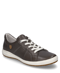 Zapatilla gris con cordones fabricada en cuero con cordones blancos y una suela clara. El zapato tiene costuras decorativas discretas y un pequeño emblema de logo en el lateral.