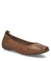 Bailarina color camello con elástico fabricada en cuero liso. El zapato tiene una suela plana y detalles de costura discretos que le dan un aspecto clásico.