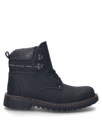 La botte noire en cuir présente un laçage robuste et des coutures décoratives contrastantes. La chaussure dispose d'une tige rembourrée pour un confort supplémentaire.