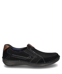 Questa pantofola nera in pelle presenta una comoda chiusura con elastico. Le caratteristiche speciali sono le cuciture bianche a contrasto e l'accento marrone sul tallone.