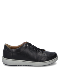 La sneaker in combinazione nera presenta una elegante lavorazione in pelle con lacci a contrasto. La scarpa ha una suola in gomma bianca che offre ulteriore comfort.