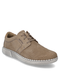 La chaussure basse en cuir beige dispose d'un laçage et d'un avant perforé pour la respirabilité. La semelle blanche cousue donne à la chaussure un look moderne.