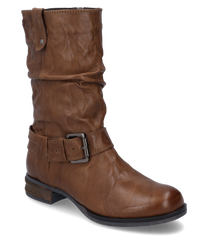 Ein cognacfarbener Stiefel aus Leder mit seitlichem Reißverschluss. Der Stiefel hat eine dekorative Schnalle und eine robuste Sohle.