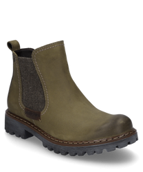 Die Stiefelette ist aus olivgrünem Leder mit einem seitlichen elastischen Gummizug für einfaches An- und Ausziehen. Sie hat eine robuste genoppte Sohle und sichtbare Nähte die für zusätzlichen Stil und Haltbarkeit sorgen.