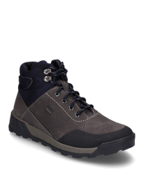 L'ankle boot è realizzato in robusta pelle grigia e presenta un sistema di allacciatura. Caratteristiche speciali sono la punta in gomma nera e i dettagli blu scuro sul gambale che offrono ulteriore stile e protezione.
