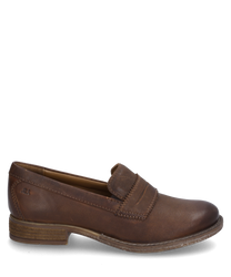 Le mocassin couleur camel est fabriqué en cuir de haute qualité et se distingue par sa fermeture élastique confortable. La chaussure a une surface lisse avec un léger éclat et des coutures décoratives discrètes qui lui confèrent un look classique.