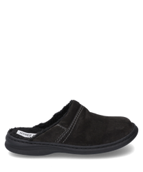 Zwarte pantoffel van zacht suede zonder sluiting met verwarmende voering en contrasterende stiksels. De antislipzool biedt optimale grip voor dagelijks gebruik.