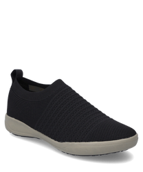 Il mocassino è realizzato in materiale a maglia nero e traspirante e dispone di un comodo elastico. La suola chiara crea un contrasto e offre una buona aderenza.