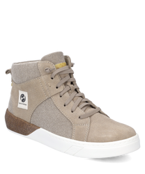 De sneaker is gemaakt van beige textielmateriaal met een vetersluiting en een bruine accent aan de zool. Een wit logo-patch siert de zijkant van de schoen die een sportief-elegante uitstraling biedt.