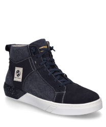 Dunkelblauer Sneaker mit Schnürung aus robustem Textilmaterial und Wildlederakzenten. Weiße Sohle mit schwarzem Sprenkelmuster und einem seitlichen Logo-Patch der Spirit of Nature zeigt.
