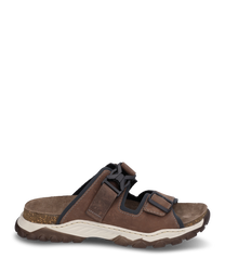 Sandalo marrone in pelle robusta con due fibbie e una suola strutturata antiscivolo. La scarpa comoda offre un look moderno e un elevato comfort di calzata.