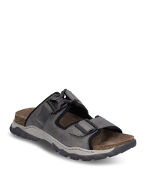 Sandale grise au design robuste fabriquée en cuir avec une boucle visible comme fermeture. La semelle est texturée et résistante idéale pour le confort et la tenue sur différents types de surfaces.