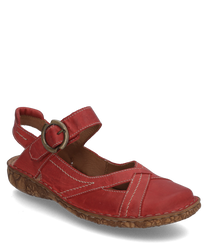 Sandale rouge en cuir avec fermeture velcro réglable et boucle métallique décorative. La semelle est texturée et offre une bonne adhérence tandis que les zones ouvertes permettent une bonne respirabilité.