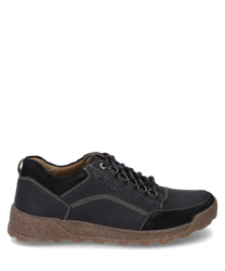 Chaussure noire à lacets en cuir avec des accents en daim. La chaussure a une semelle robuste marron avec une légère texture et des coutures contrastées.