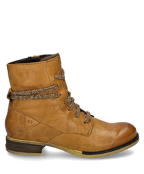 De enkellaars van glad lichtbruin leer heeft een zijrits en lichtbruine veters. De schoen heeft een robuuste zool met een kleine hak en is ideaal voor een casual look.