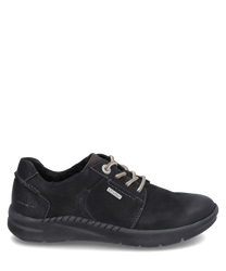 Un zapato elegante de cuero negro con cordones. El zapato tiene una suela gris claro y costuras decorativas discretas que le dan un toque moderno al diseño clásico.