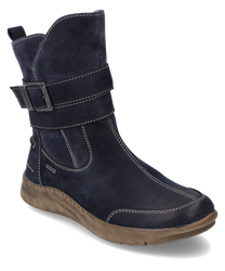 Dunkelblauer Stiefel mit Reißverschluss und Schnalle aus Leder gefertigt. Der Stiefel hat hellbraune profilierte Sohle und markante weiße Nähte die für einen sportlich-eleganten Look sorgen.
