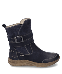 Dunkelblauer Stiefel mit Reißverschluss und Schnalle aus Leder gefertigt. Der Stiefel hat hellbraune profilierte Sohle und markante weiße Nähte die für einen sportlich-eleganten Look sorgen.