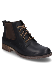 Botín elegante negro de cuero con cordones marrones y paneles laterales elásticos. El tacón de aspecto madera le da un toque clásico al zapato.