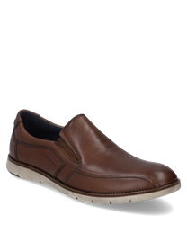 El zapato marrón de cuero liso tiene un cómodo cierre de goma elástica y una suela clara y contrastante. Costuras decorativas discretas y un diseño elegante lo hacen ideal para el uso diario y ocasiones especiales.