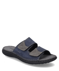 De sandaal is gemaakt van blauw leer met grijze accenten en heeft een praktische klittenbandsluiting. De robuuste zool en het eenvoudige ontwerp bieden comfort en stijl voor dagelijks gebruik.
