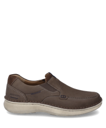El zapato en color vulcano combina está hecho de cuero de alta calidad y tiene un elástico de goma para facilitar su colocación. La suela cosida y los detalles cuidadosos le dan un aspecto elegante y cómodo.