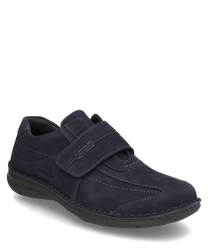 The half shoe made of dark blue leather features a practical Velcro closure. Distinctive decorative seams and the robust slightly profiled sole give the shoe a sporty-elegant look.