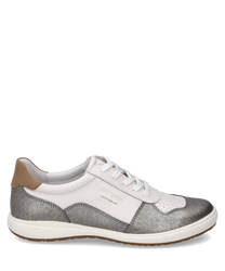 Modern sneaker with lacing made of smooth white leather and silver inserts. The shoe features a brown heel area and a light sole ideal for a sporty-elegant look.